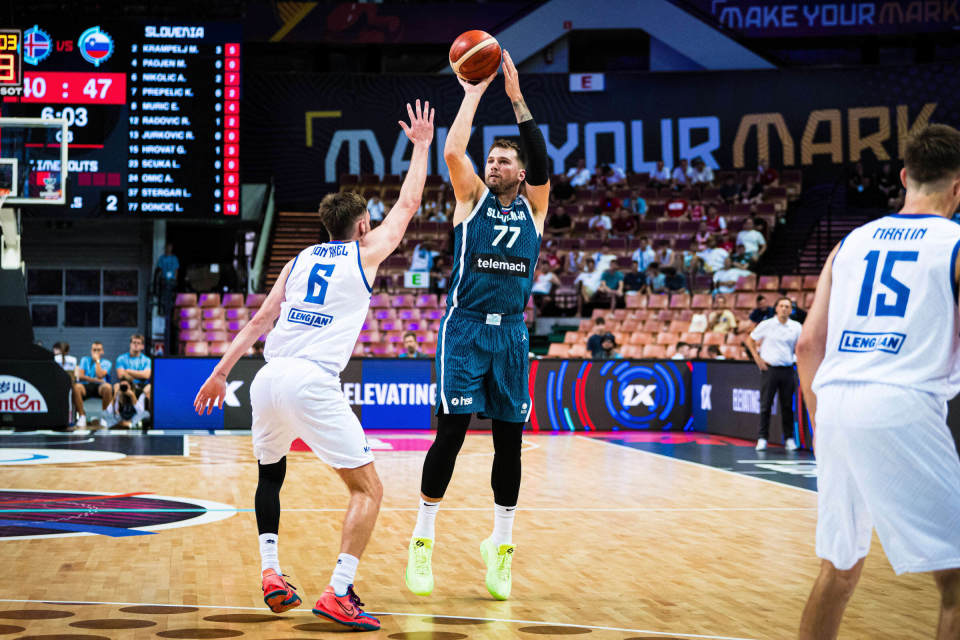 击败冰岛队 击败冰岛队